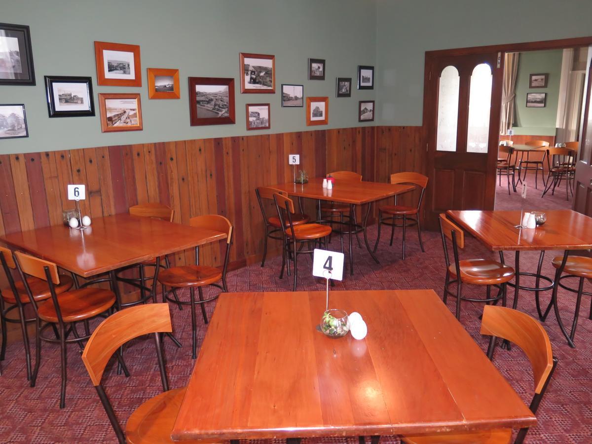 Mossburn Railway Hotel Exterior photo